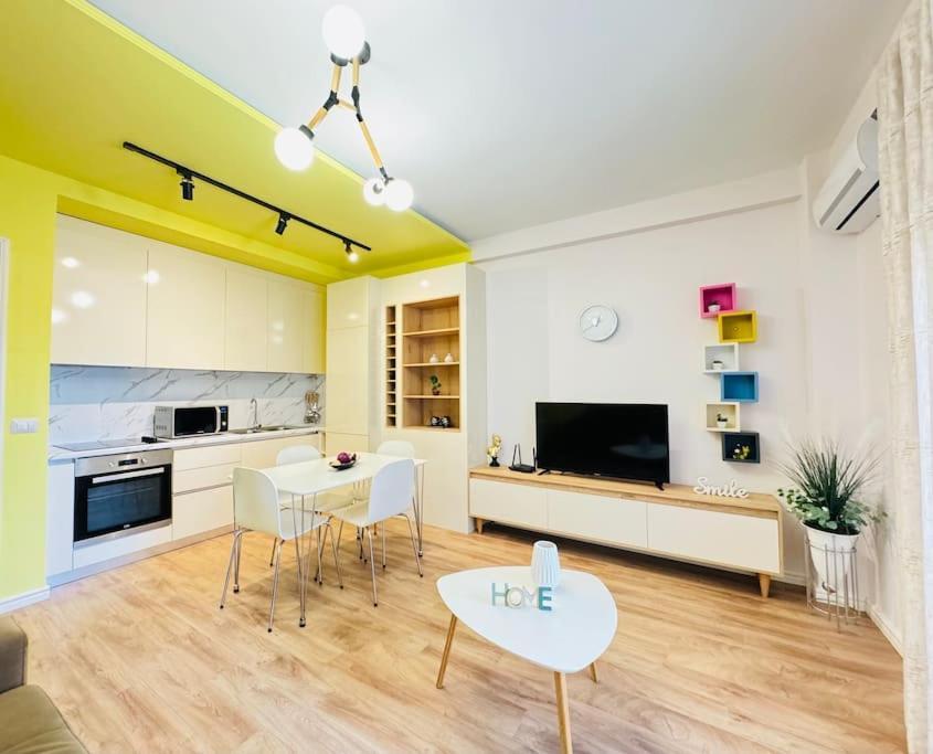 Yellow Apartment Durrës Esterno foto