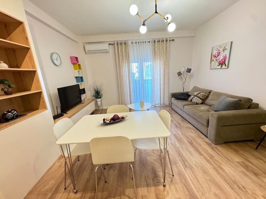 Yellow Apartment Durrës Esterno foto